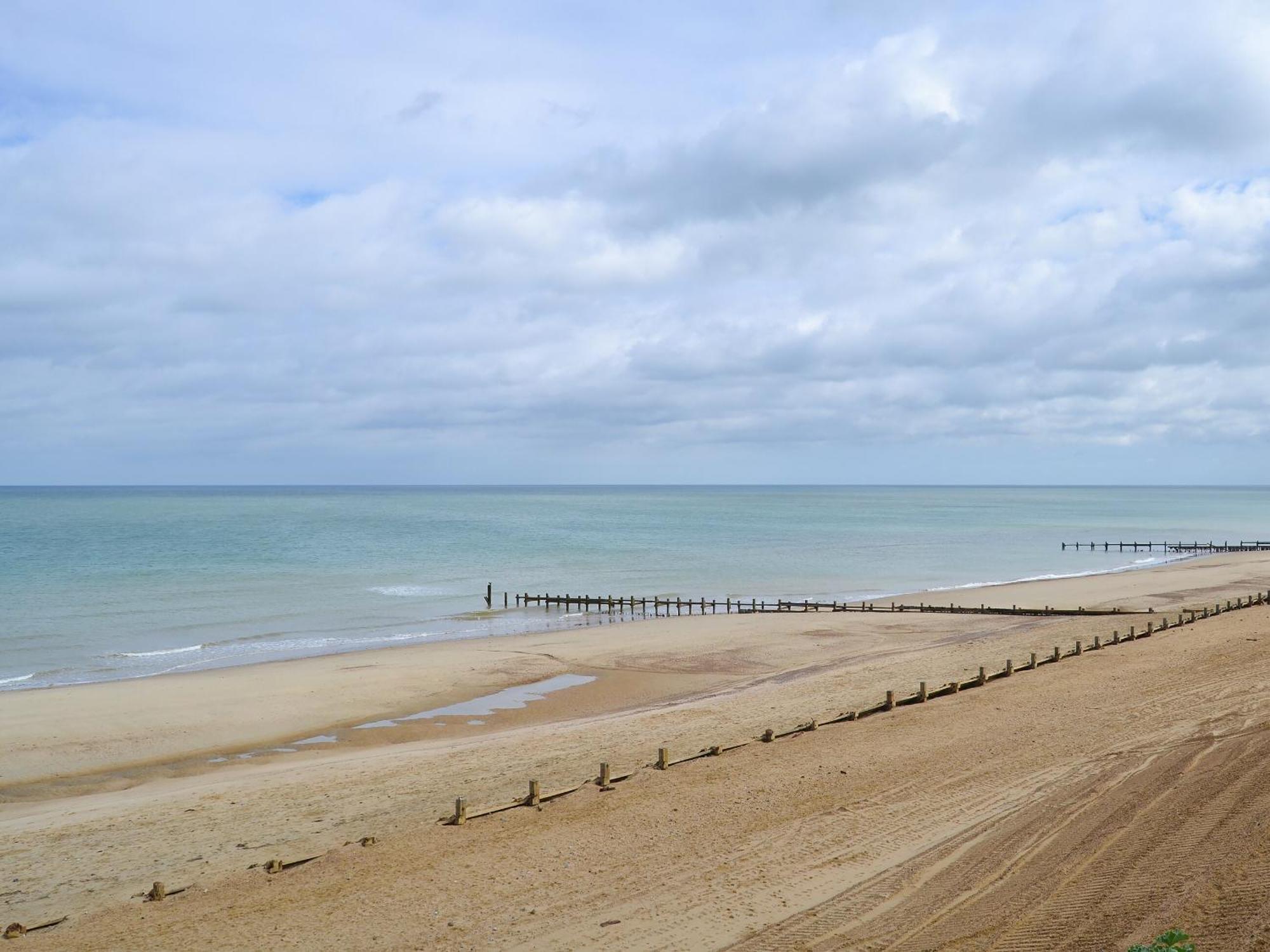 Rosemarys Sea View Villa Bacton  Kültér fotó